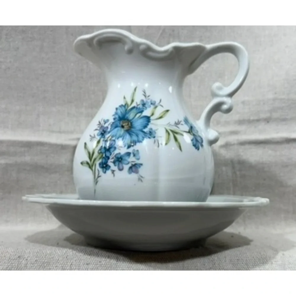 Inarco Japan Blue Floral Pitcher & Bowl Set Vintage Porcelain E-4542 White Blue